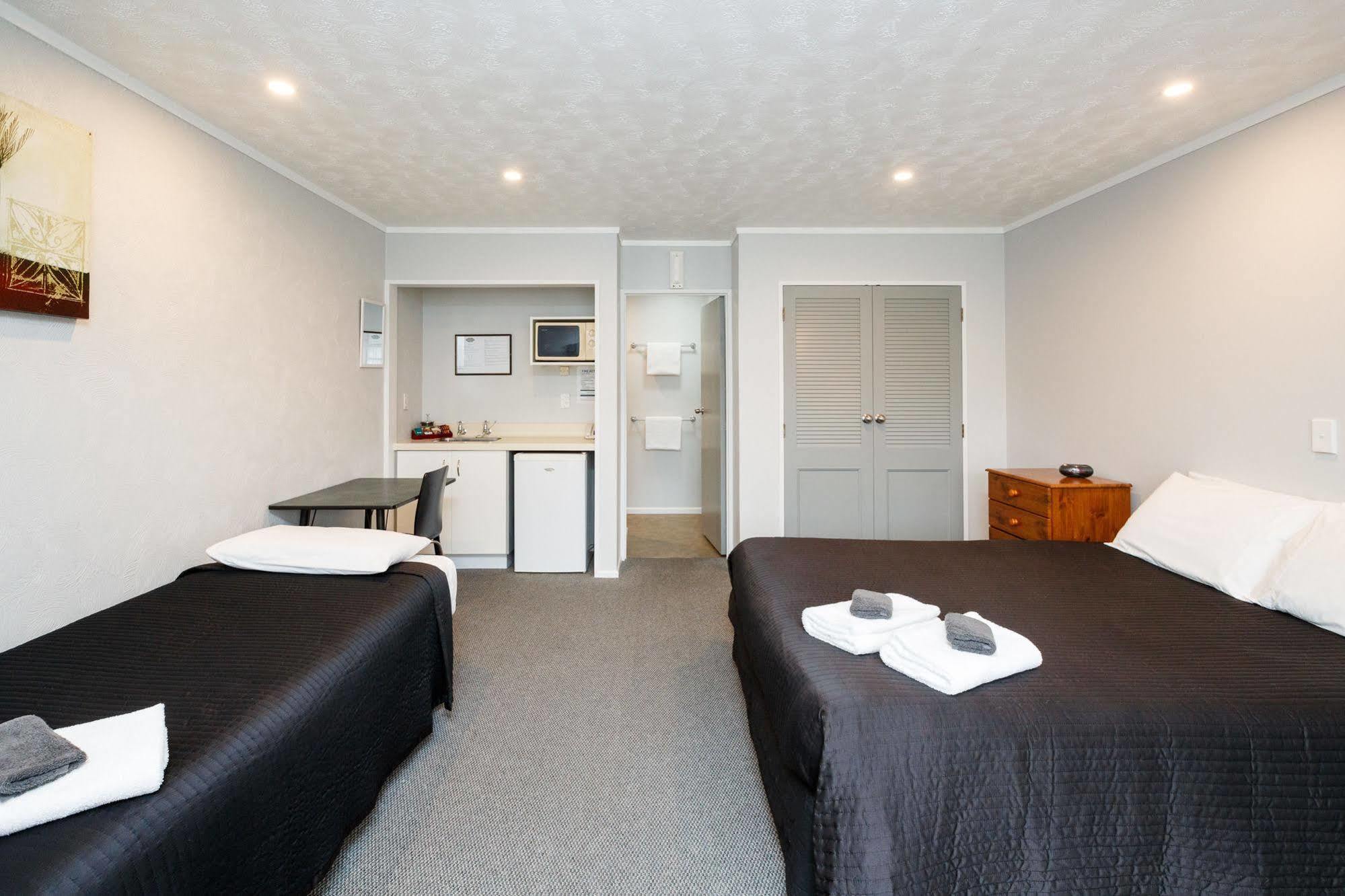 Avenue Motel Palmerston North Exterior photo