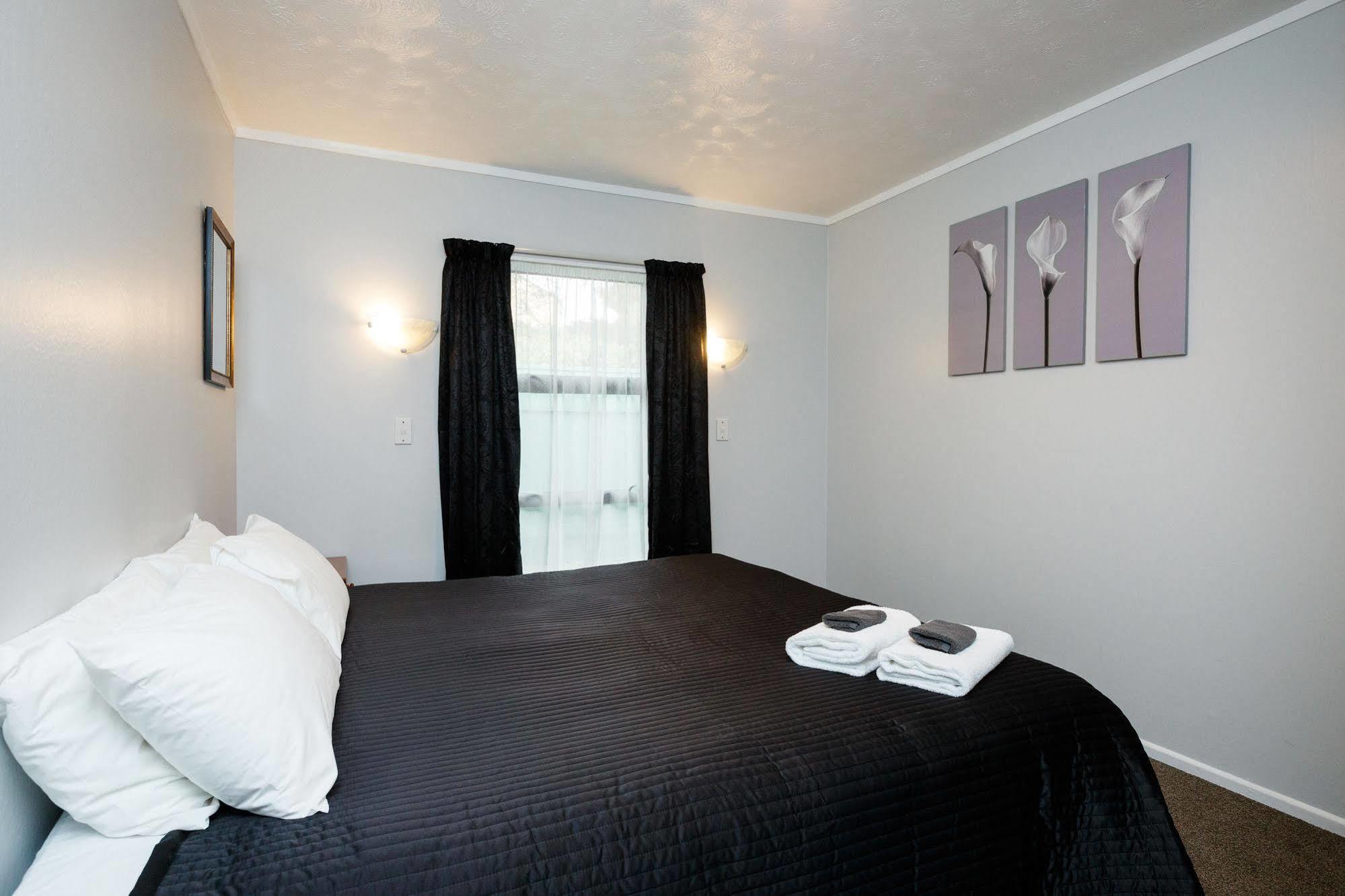 Avenue Motel Palmerston North Exterior photo